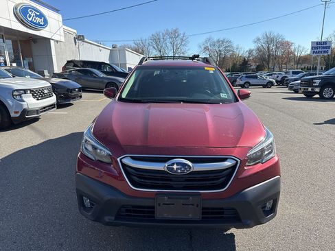 Used 2021 Subaru Outback Premium image 2