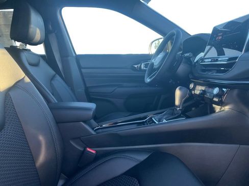 New 2026 Jeep Compass Latitude image 24