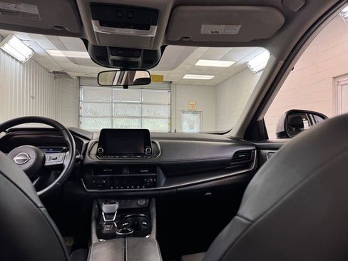 Used 2024 Nissan Rogue SV w/ SV Premium Package image 22