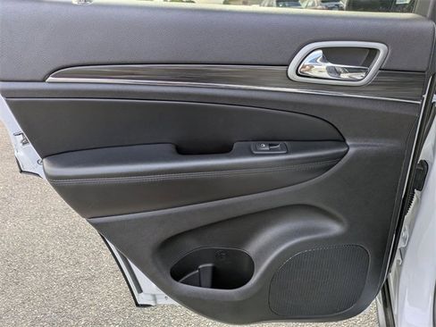 Used 2021 Jeep Grand Cherokee Limited image 27