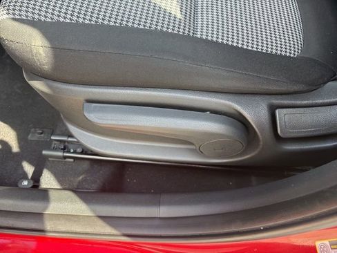 Used 2022 Hyundai Kona SE image 11