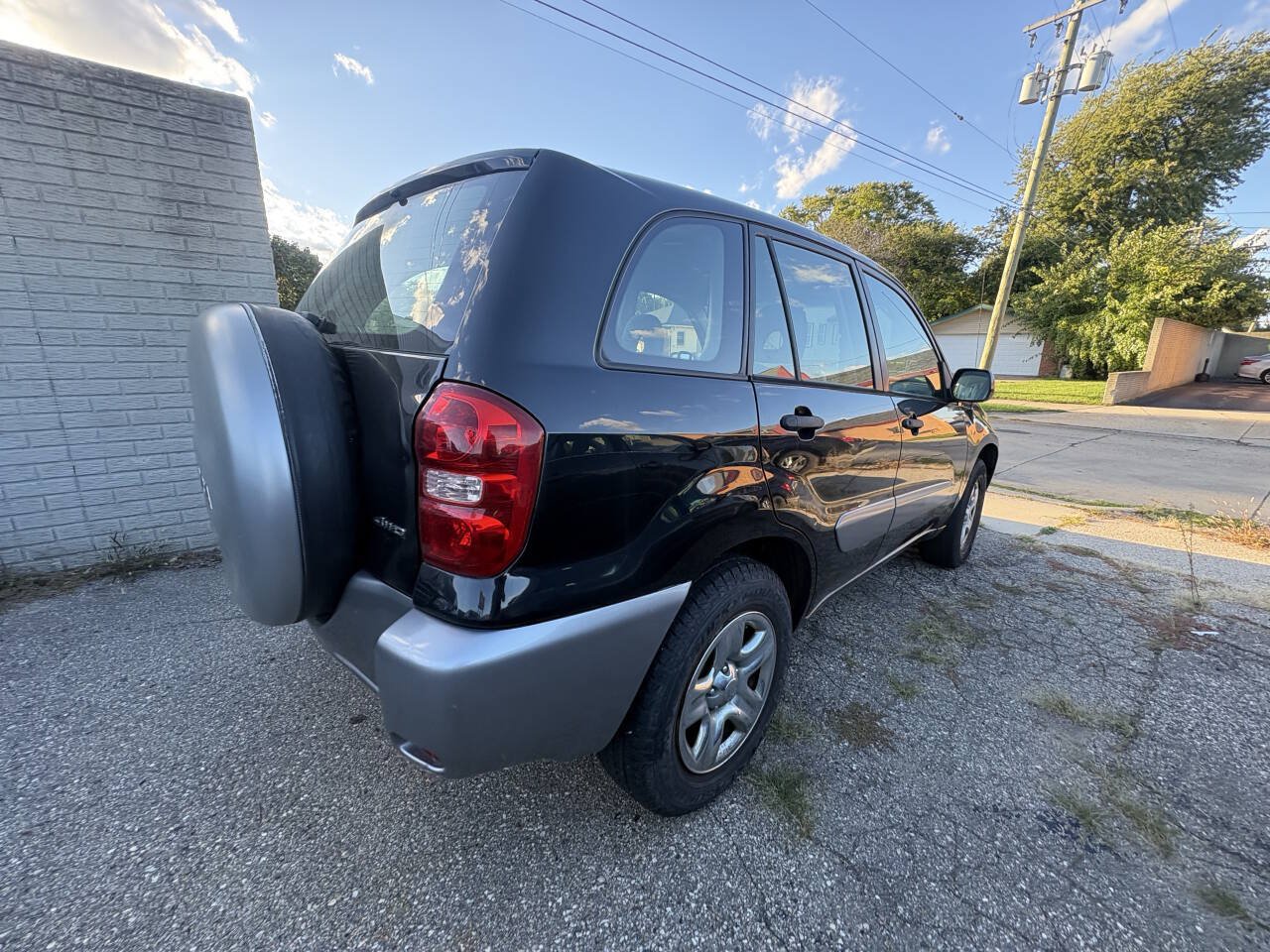 Used 2005 Toyota RAV4 4WD image 3