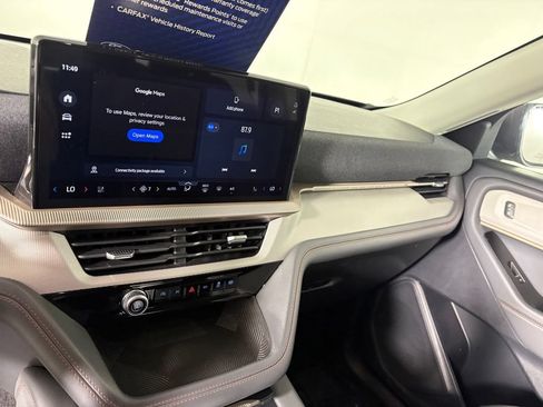 Certified 2025 Ford Explorer Active w/ Active Comfort Package AWD/4WD image 18