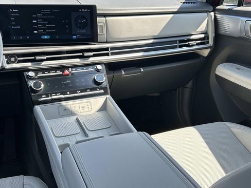 Used 2025 Hyundai Santa Fe SEL FWD image 22