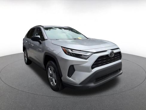 Used 2025 Toyota RAV4 LE AWD/4WD image 3