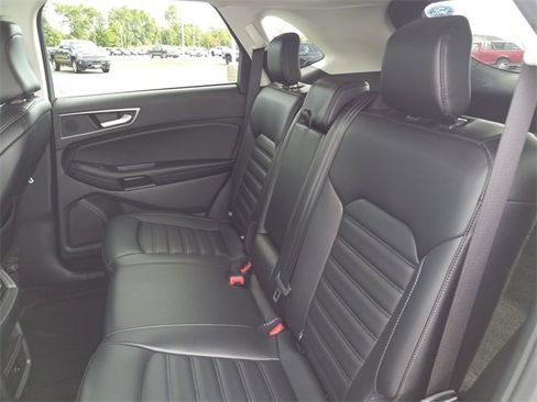 Used 2024 Ford Edge SEL image 13