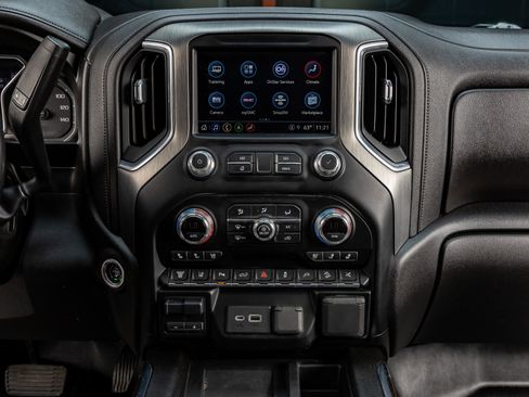 Used 2021 GMC Sierra 2500 Denali w/ Denali Black Diamond Edition image 24