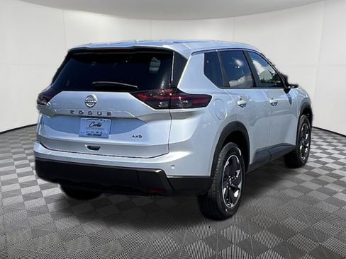 Used 2025 Nissan Rogue SV AWD/4WD image 6