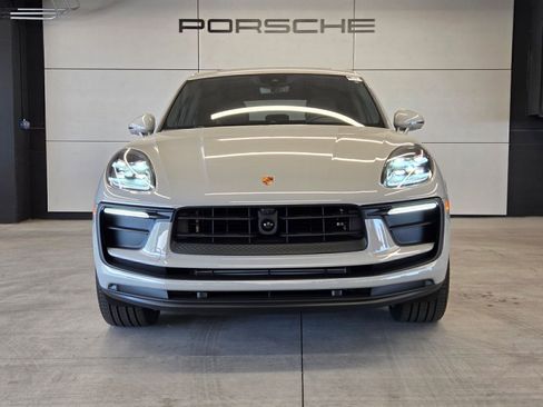 Certified 2026 Porsche Macan AWD/4WD image 27