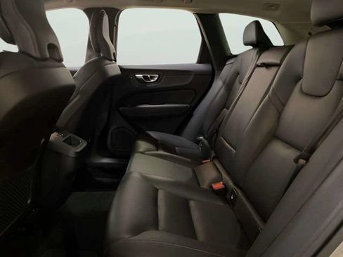 Used 2025 Volvo XC60 B5 Core AWD/4WD image 22