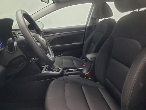 Used 2018 Hyundai Elantra SE FWD image 17
