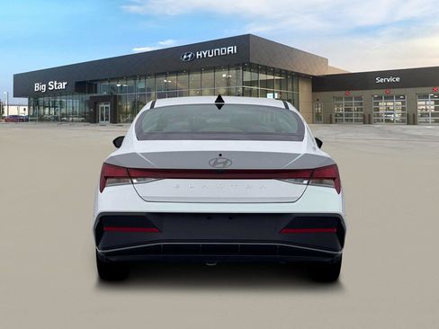 New 2026 Hyundai Elantra SE image 6