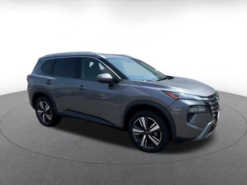 Used 2026 Nissan Rogue SL AWD/4WD image 2