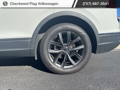 Used 2024 Volkswagen Tiguan SE image 4