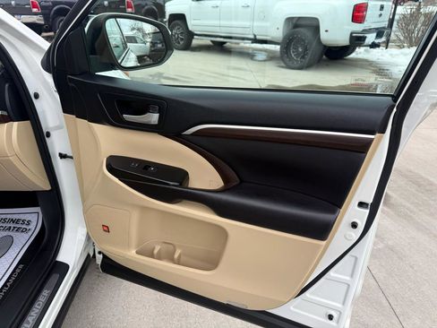 Used 2016 Toyota Highlander Limited image 44