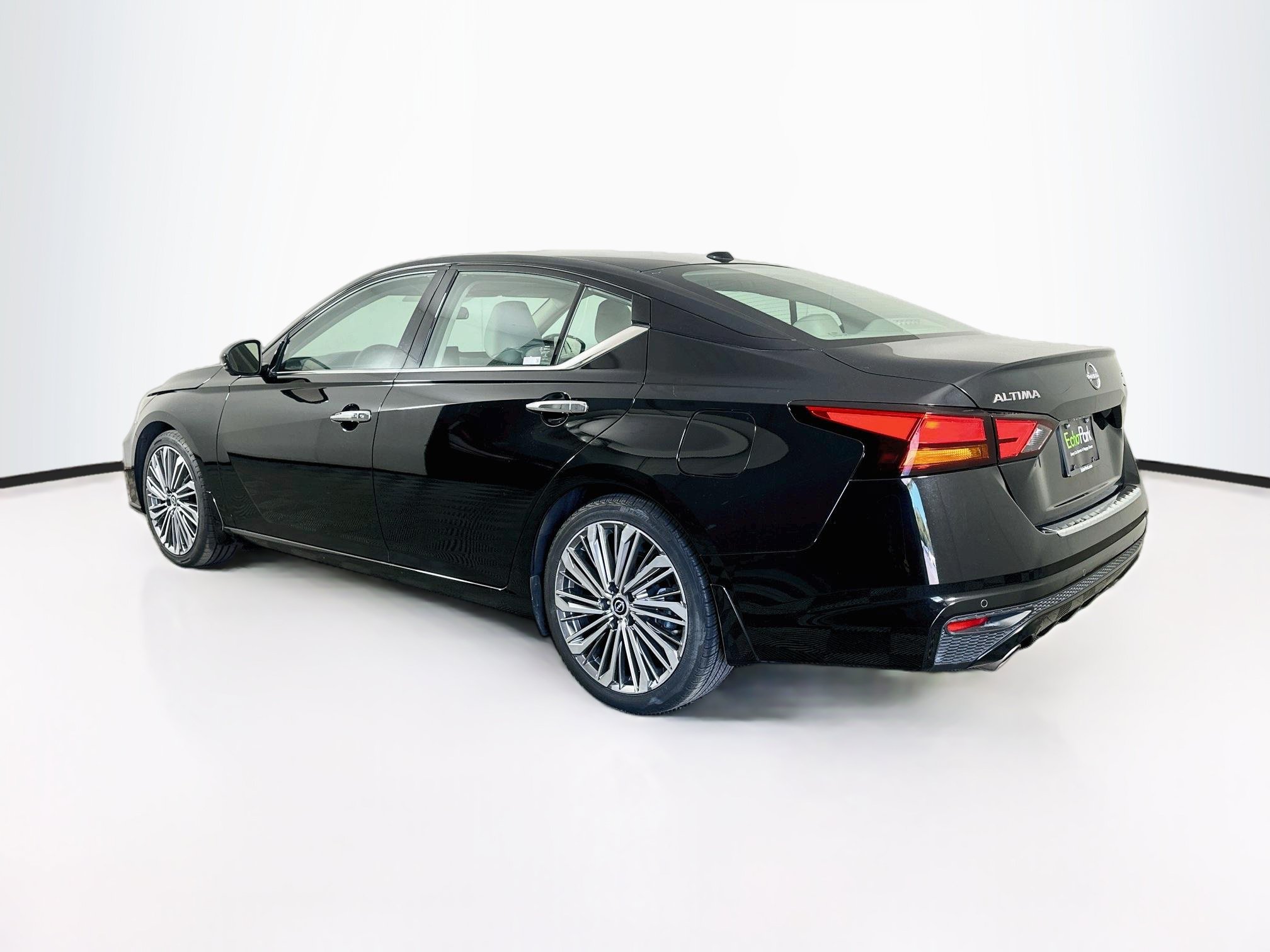 Used 2023 Nissan Altima 2.5 SL FWD image 5