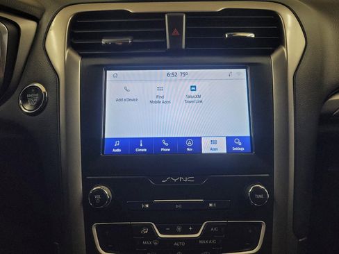 Used 2020 Ford Fusion SE FWD image 25