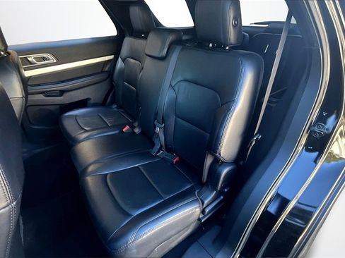 Used 2017 Ford Explorer XLT w/ Equipment Group 202A image 21