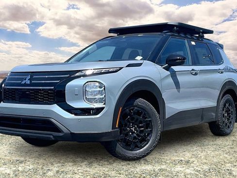 New 2026 Mitsubishi Outlander AWD image 2