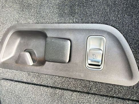 Certified 2024 Mercedes-Benz Maybach GLS 600 4MATIC image 36