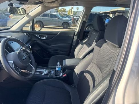 Used 2023 Subaru Forester Premium AWD/4WD image 9