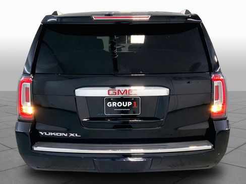 Used 2020 GMC Yukon XL Denali w/ Denali Premium Package AWD/4WD image 4