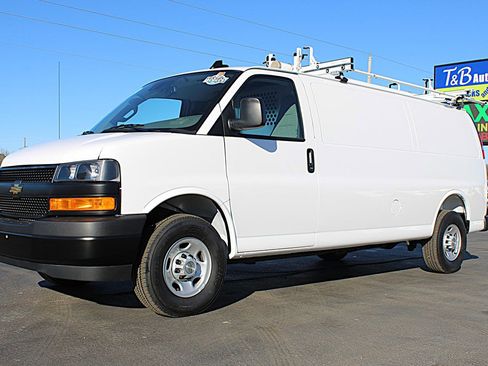 Used 2025 Chevrolet Express 2500 Extended w/ Communications Package image 2