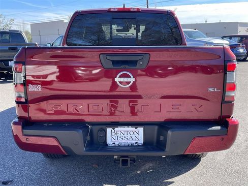 Used 2024 Nissan Frontier SL w/ Technology Package image 4