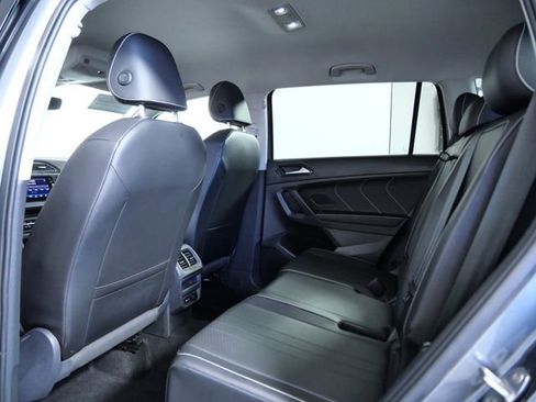 Used 2022 Volkswagen Tiguan SE image 14
