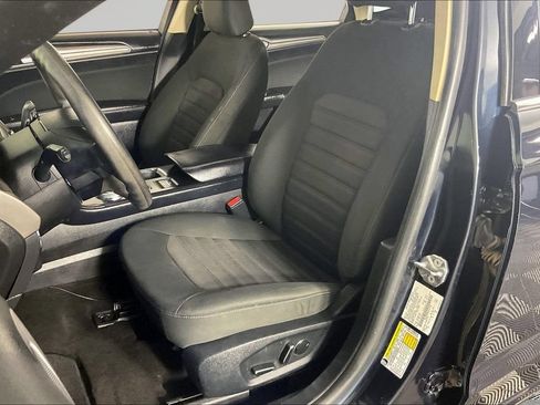 Used 2020 Ford Fusion SE FWD image 19