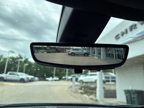 Used 2024 Buick Enclave Premium AWD/4WD image 37