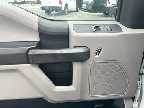 Used 2019 Ford F550 2WD Regular Cab Super Duty image 17