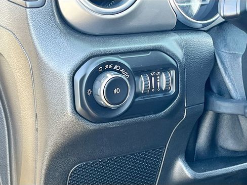 Used 2021 Jeep Wrangler Unlimited Sahara image 10