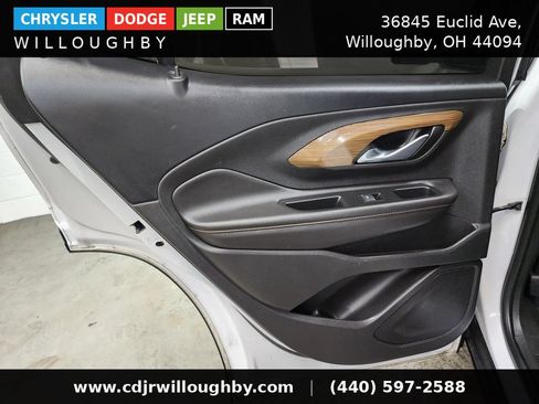 Used 2019 GMC Terrain SLE w/ Driver Convenience Package FWD image 25