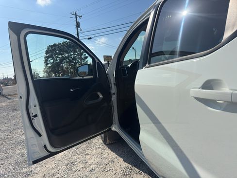 New 2026 Nissan Frontier SV w/ Tow Package image 18