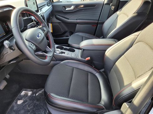 Used 2025 Ford Escape ST-Line w/ Equipment Group 301A image 16