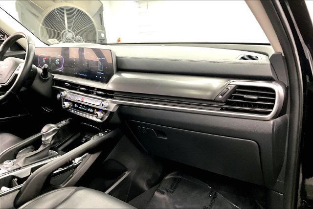 Used 2025 Kia Telluride S AWD/4WD image 18