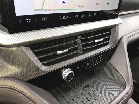 Used 2025 Ford Explorer Platinum w/ Ultimate Package image 19