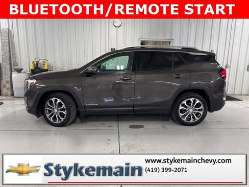 Used 2019 GMC Terrain SLT w/ Preferred Package image 2