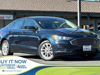 Used 2020 Ford Fusion SE image 1