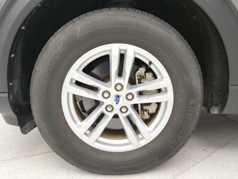 Used 2023 Ford Explorer 4WD image 9