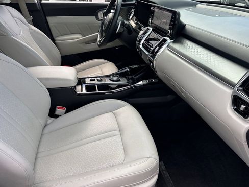 Used 2023 Kia Sorento SX Prestige AWD/4WD image 16