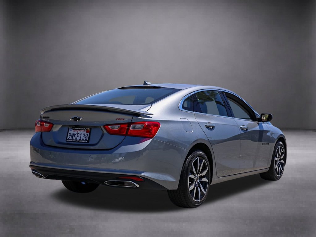 Used 2025 Chevrolet Malibu RS FWD image 4