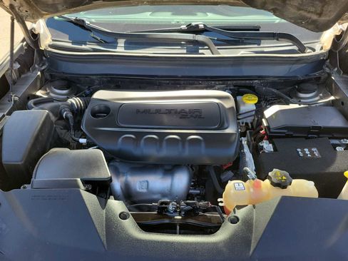 Used 2019 Jeep Cherokee Latitude w/ Popular Appearance Group image 5