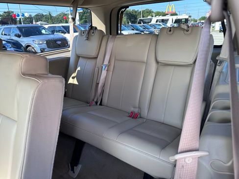 Used 2014 Ford Expedition EL XLT w/ Equipment Group 202A AWD/4WD image 8