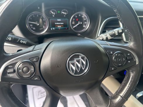 Used 2019 Buick Enclave Essence image 12