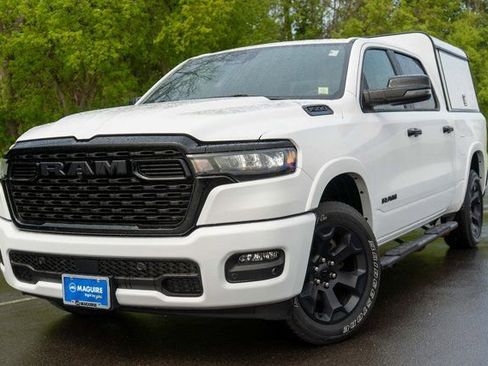 Used 2025 RAM 1500 Big Horn AWD/4WD image 1