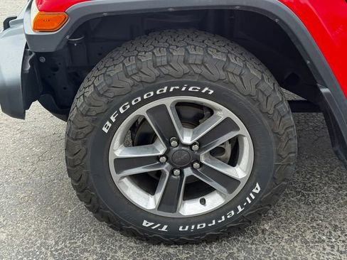Certified 2019 Jeep Wrangler Unlimited Sahara image 10