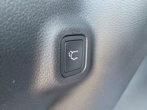 New 2026 Jeep Compass Limited image 10