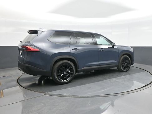 Certified 2024 Toyota Grand Highlander AWD image 9